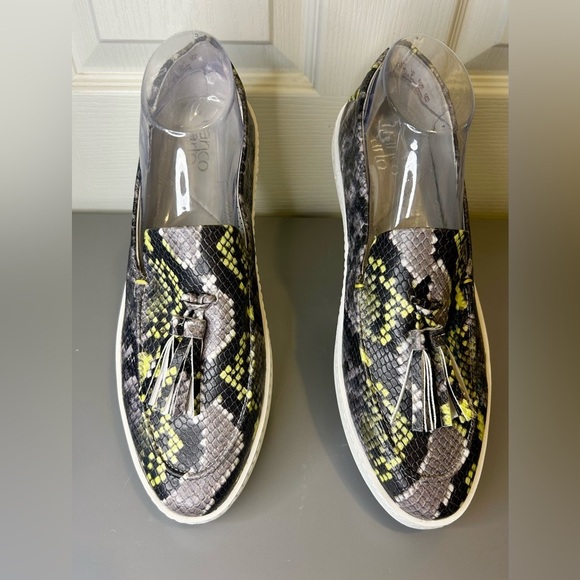 🐍”Franco Sarto” NWOT Neon Green/Black Snakeskin Print Slip On Sneakers Size 11 - Picture 1 of 10